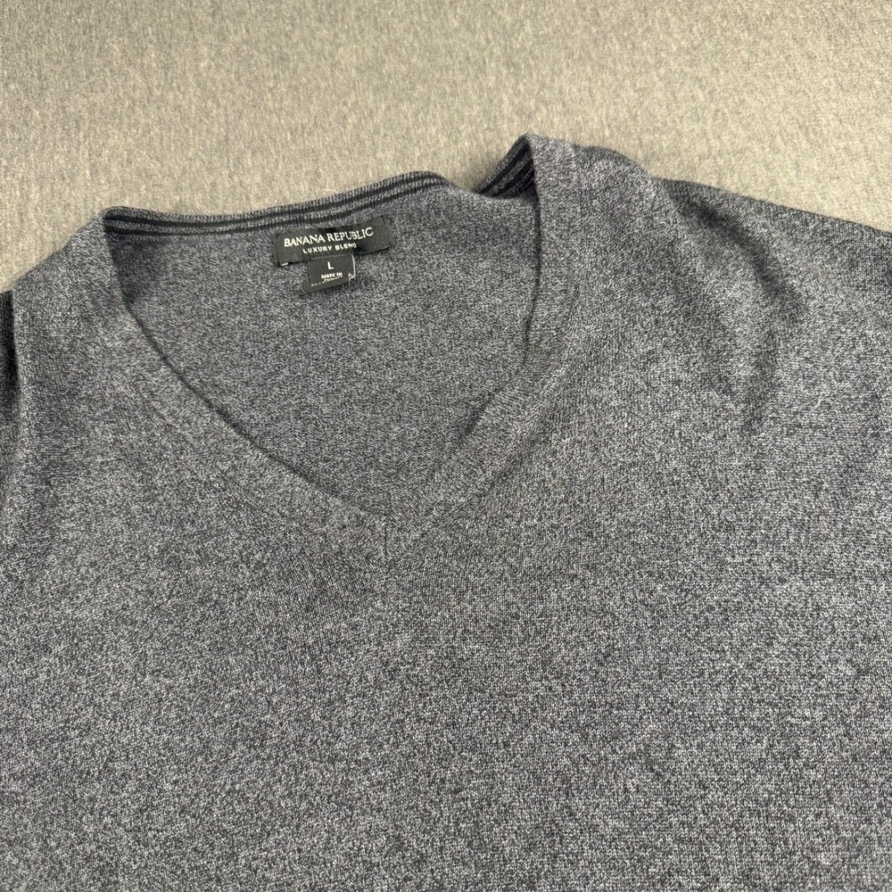 Banana Republic Luxury Blend Silk Cotton Cashmere V-Neck Sweater Mens Large Gray